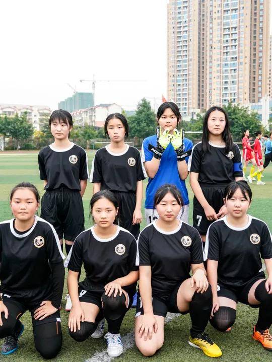 瑞典女子足球队激战夺得胜利