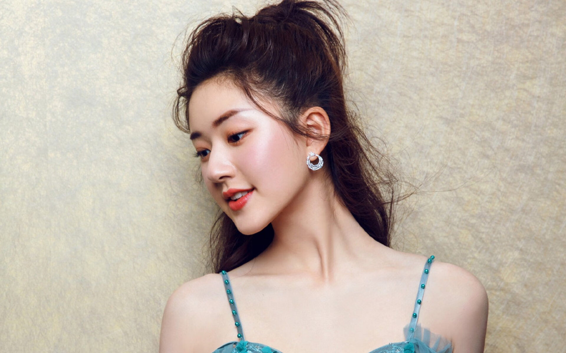 新星崛起与团队风暴，克瓦拉茨赫利亚的证明与雷恩的碾压之战